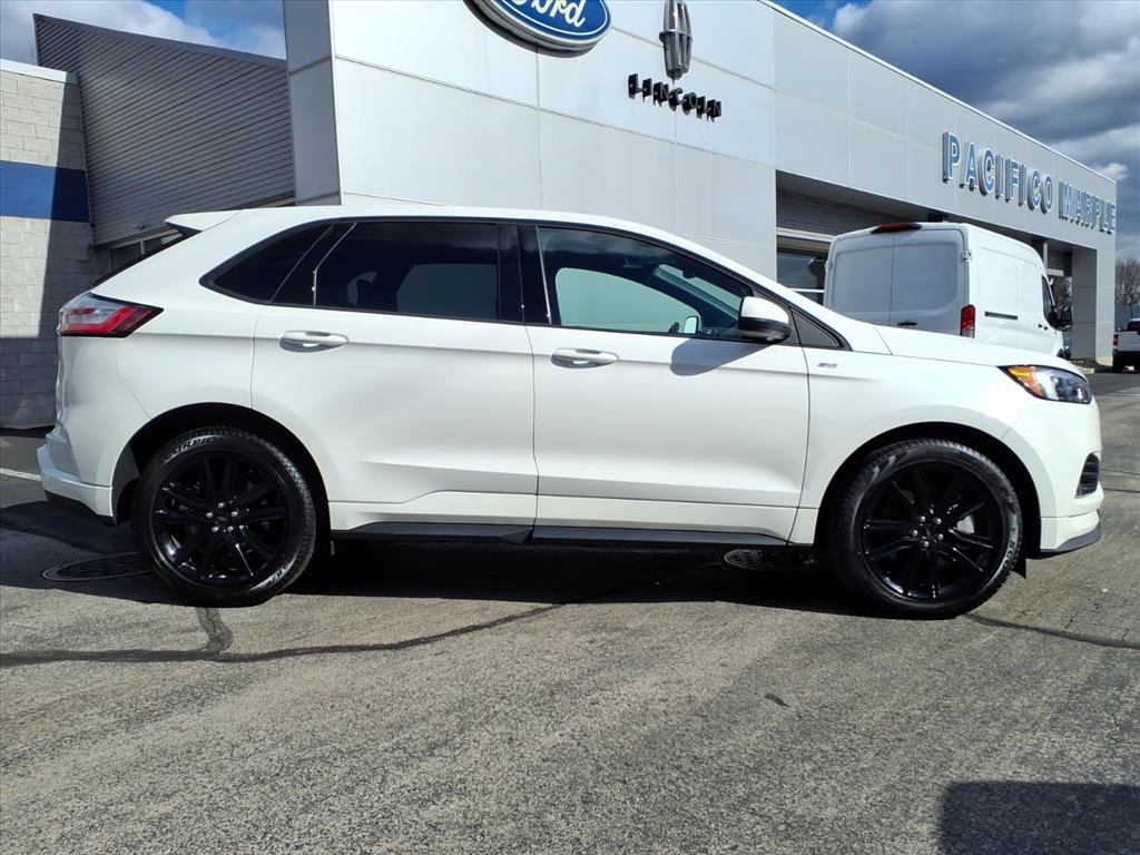 Certified 2024 Ford Edge ST-Line image 6