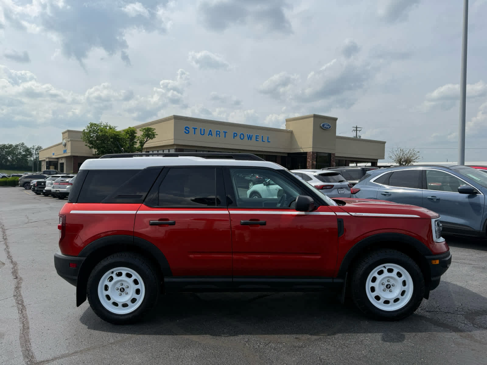 Certified 2024 Ford Bronco Sport Heritage w/ Heritage Convenience Package AWD/4WD image 2