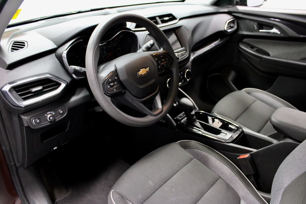 Used 2023 Chevrolet TrailBlazer LT FWD image 25