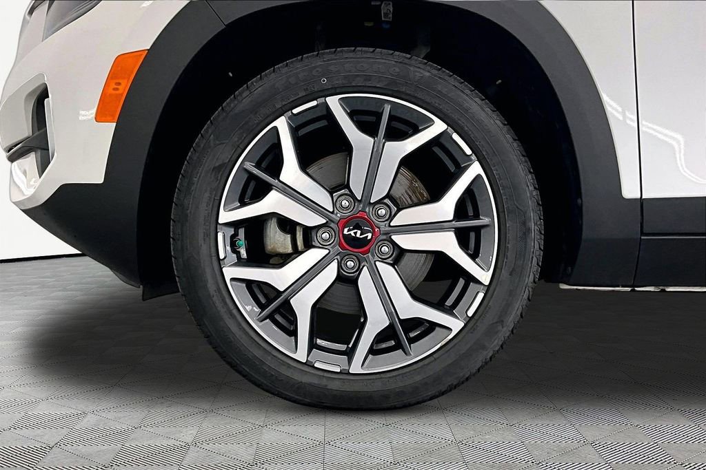 Used 2022 Kia Seltos SX w/ Sunroof Package AWD/4WD image 9