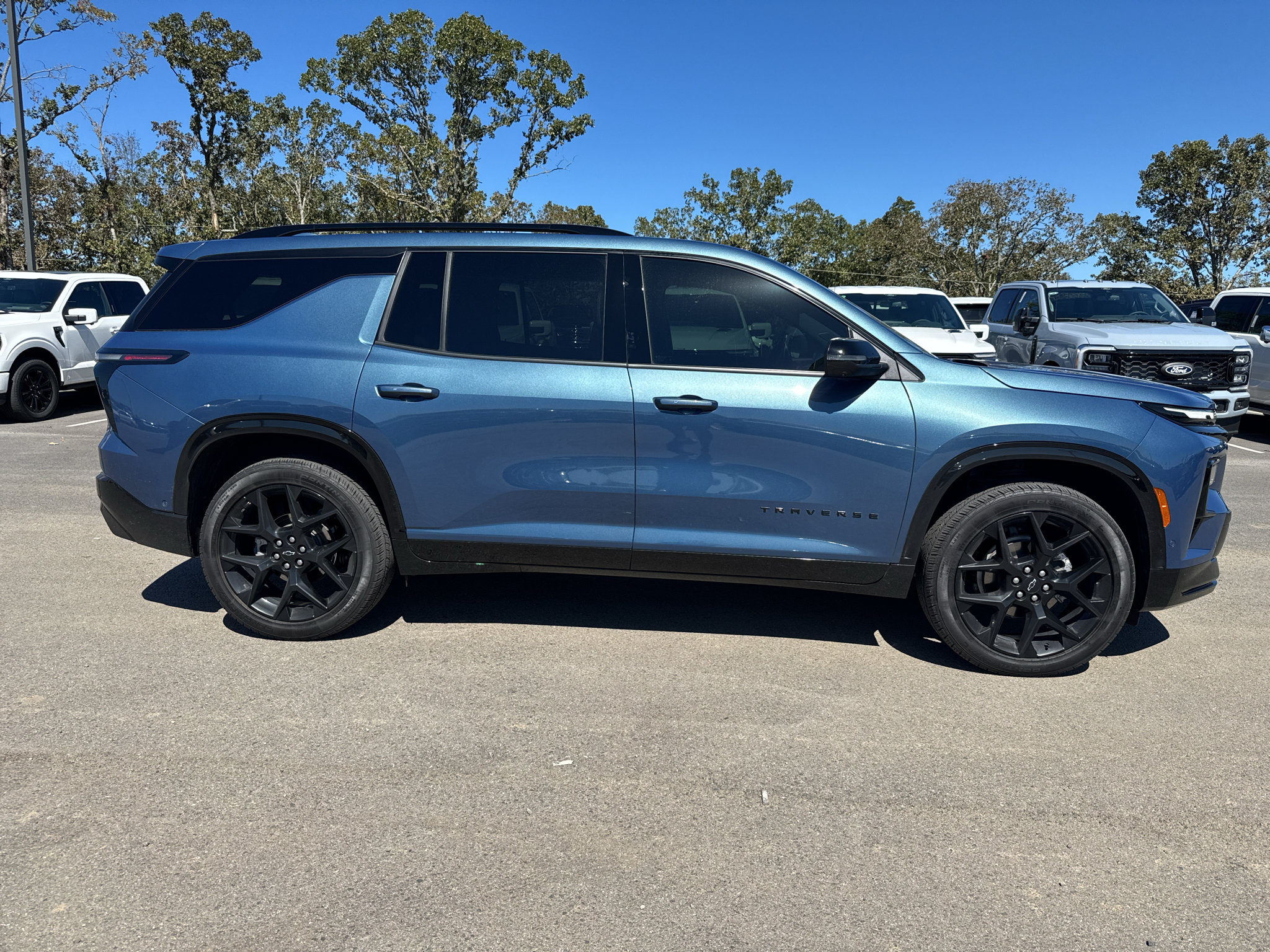 Used 2026 Chevrolet Traverse RS FWD image 5