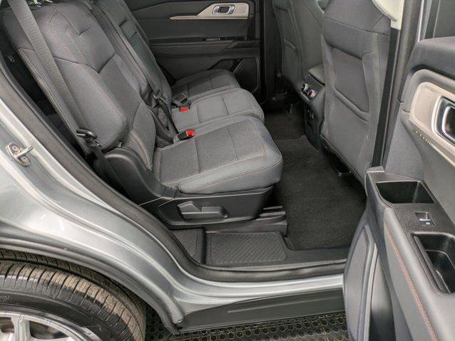 Certified 2025 Ford Explorer Active image 27