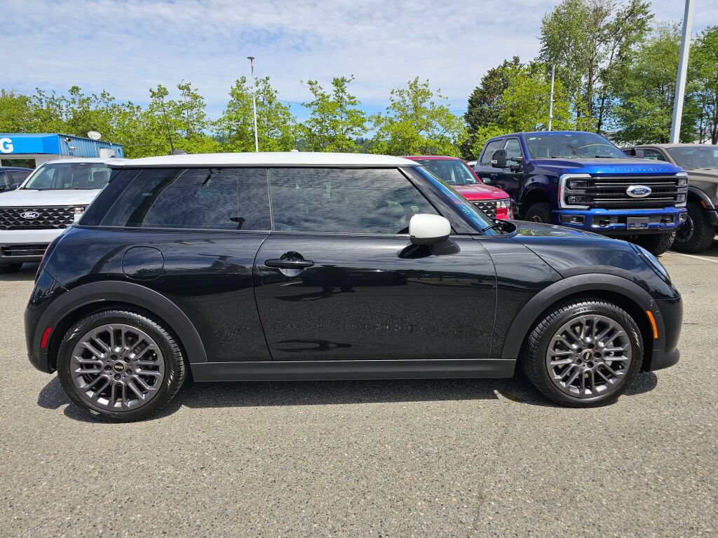 Used 2025 MINI Cooper S FWD image 7