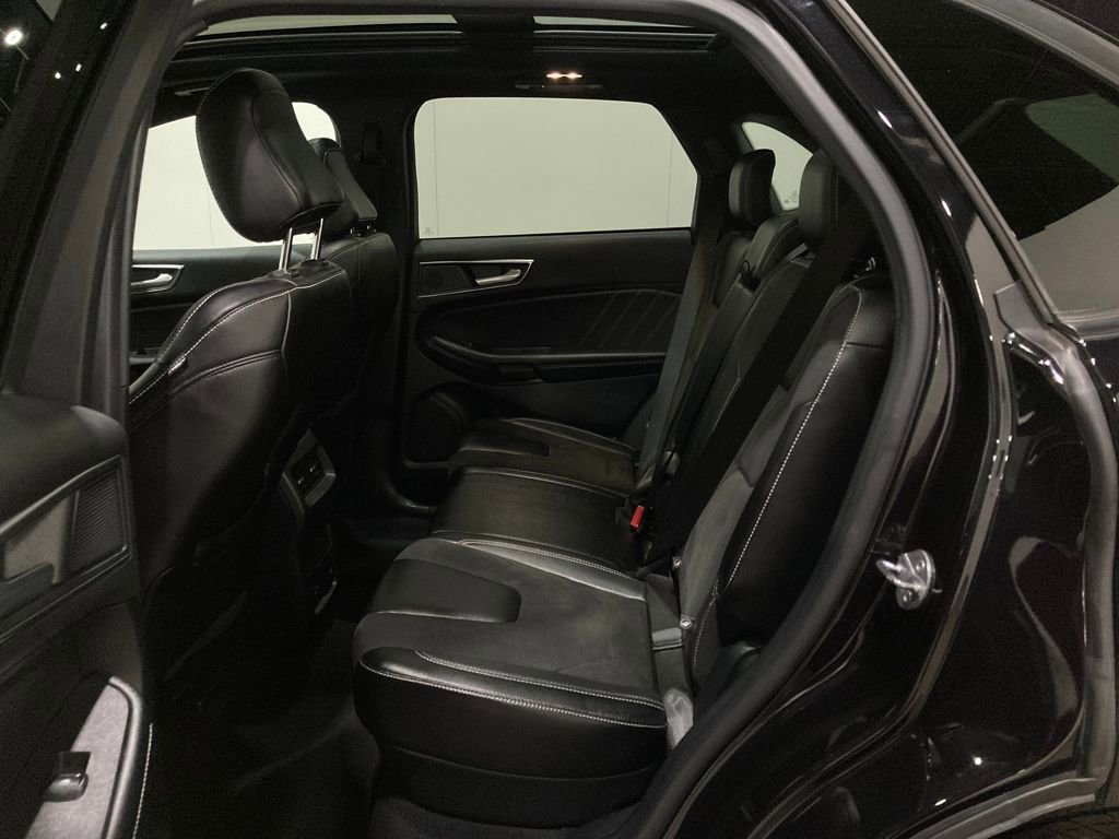 Certified 2022 Ford Edge ST w/ Equipment Group 401A image 18