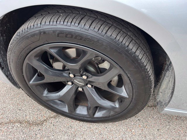 Used 2021 Chrysler 300 S w/ S Model Appearance Package RWD image 8