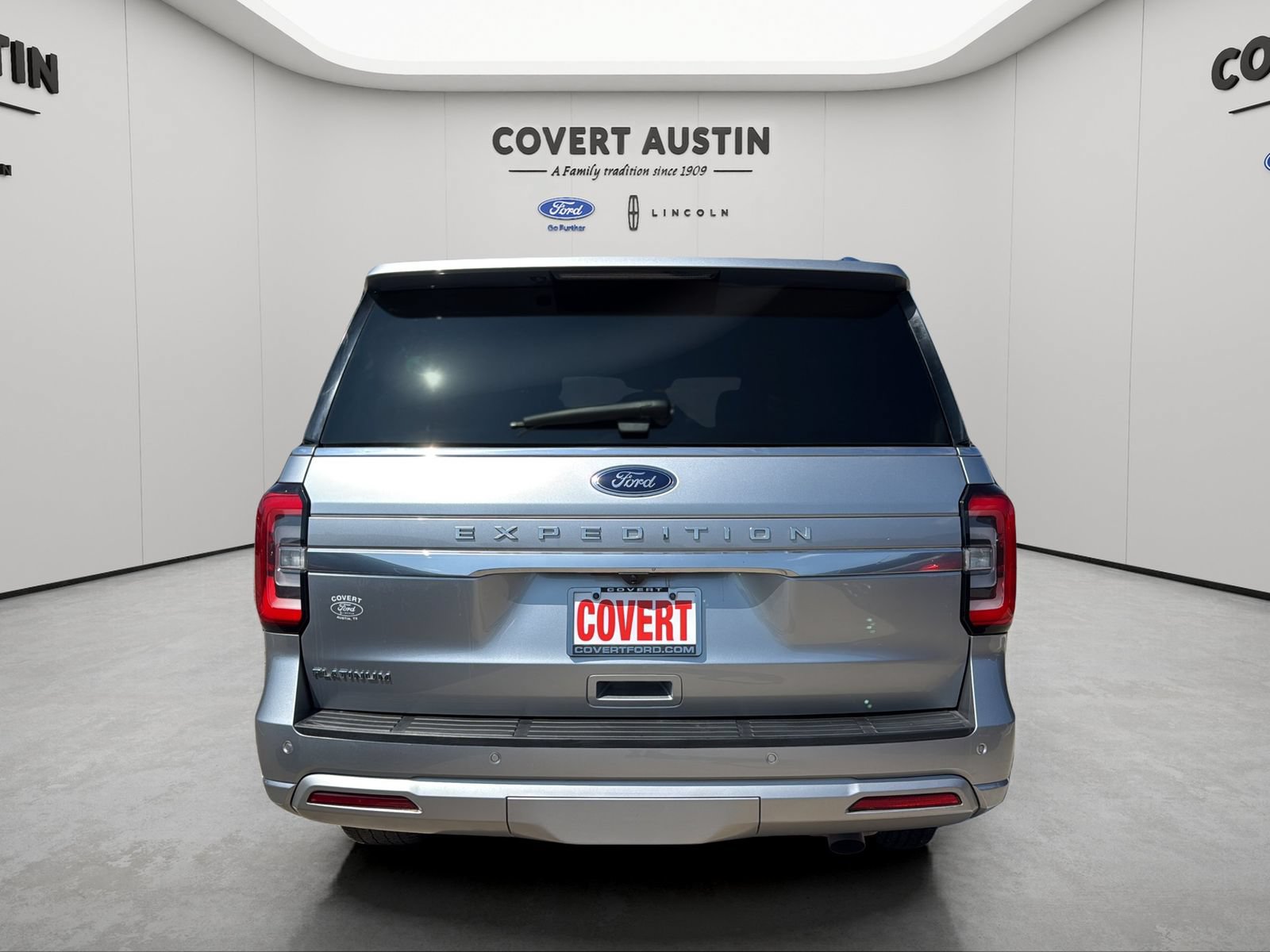 Certified 2023 Ford Expedition Platinum AWD/4WD image 4