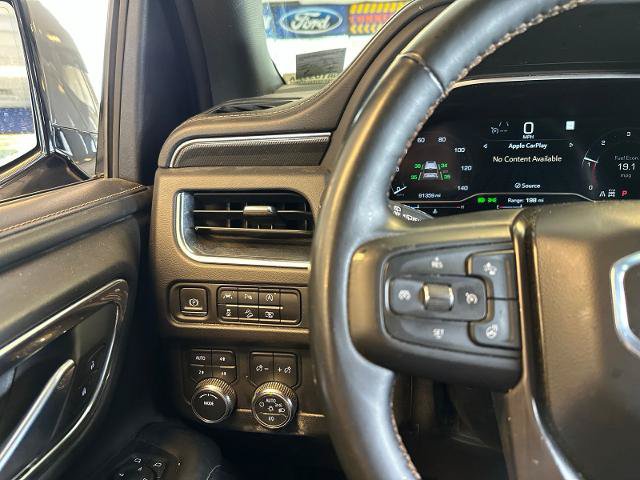 Used 2023 GMC Yukon XL AT4 w/ AT4 Premium Package AWD/4WD image 17