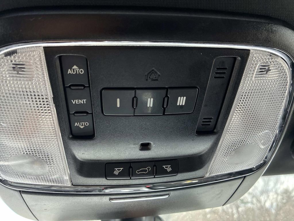 Used 2018 Jeep Grand Cherokee Altitude image 34
