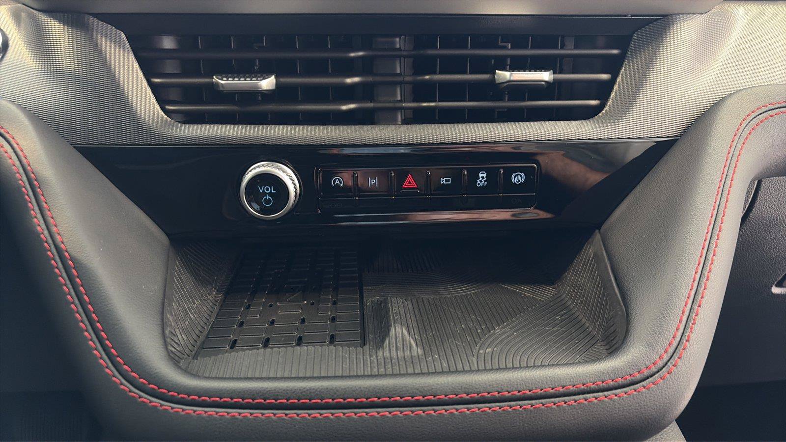 Certified 2025 Ford Explorer ST AWD/4WD image 34