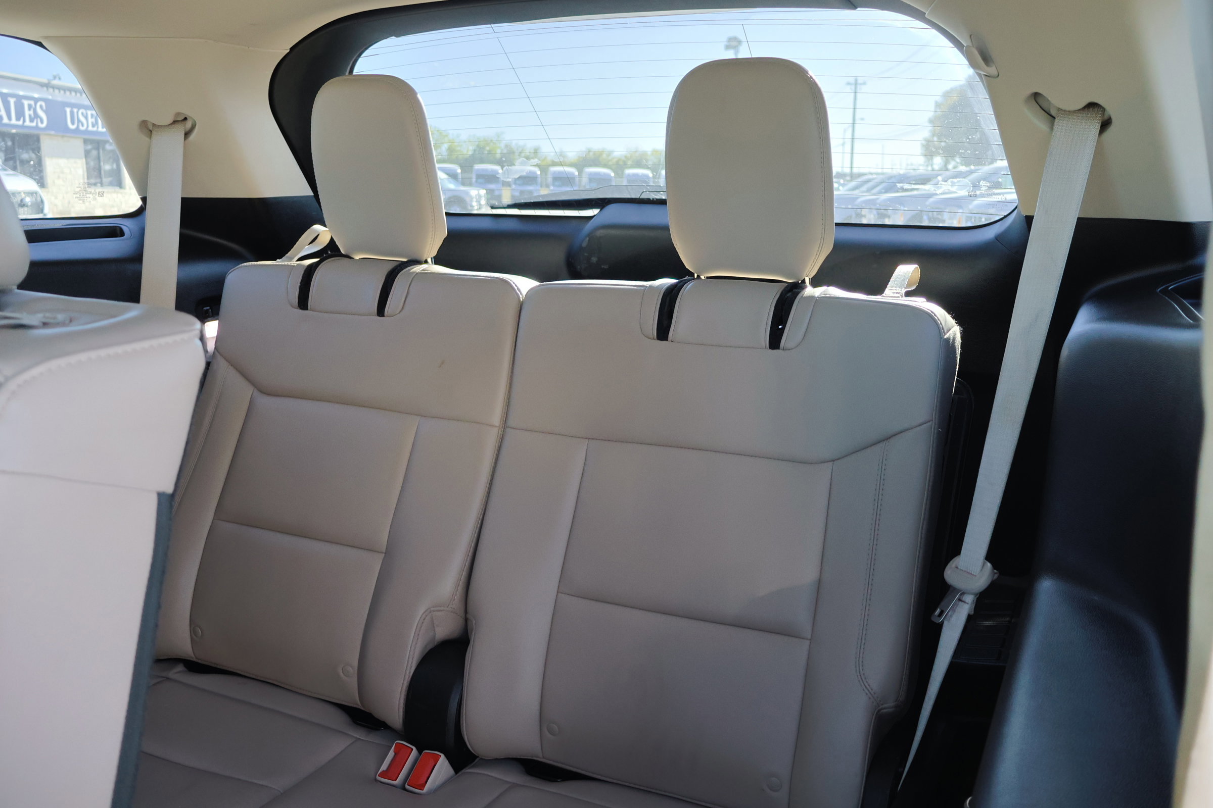 Certified 2022 Ford Explorer XLT w/ Equipment Group 202A image 33