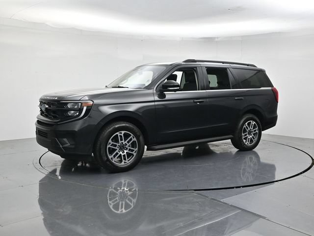 Certified 2025 Ford Expedition Active RWD image 6
