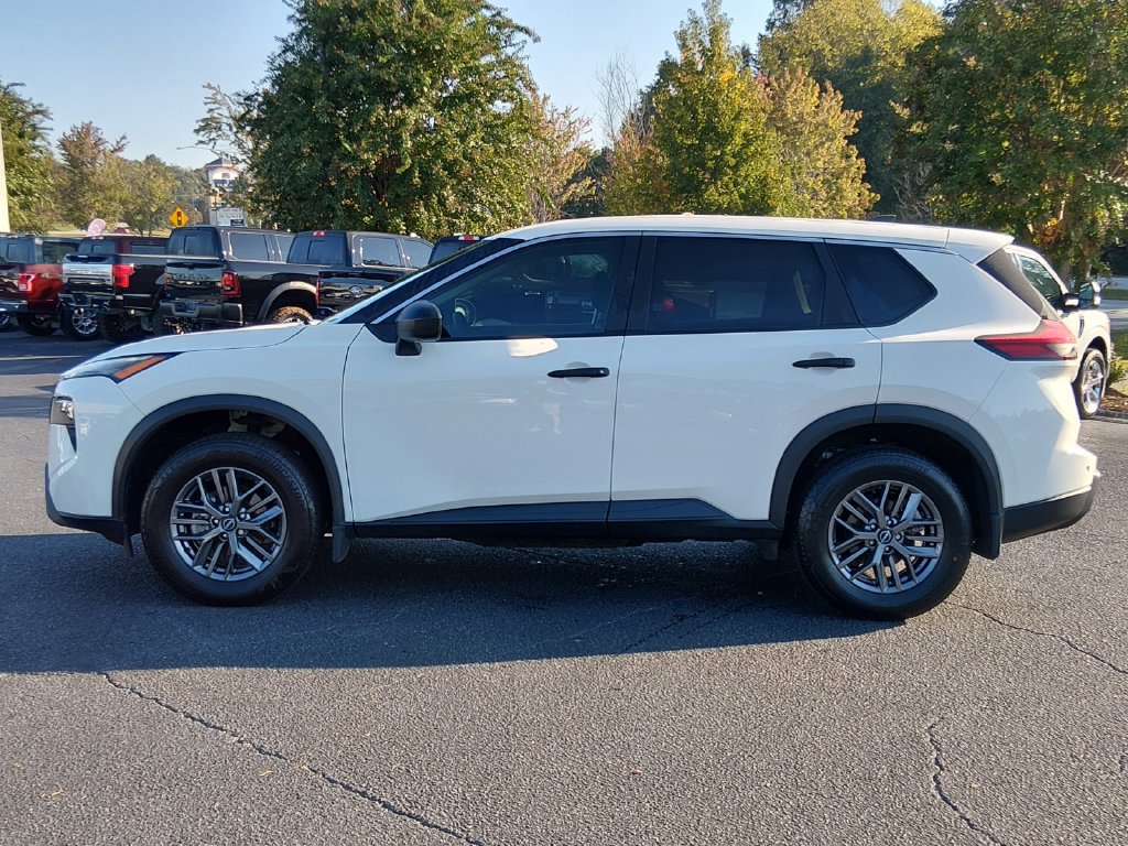 Used 2025 Nissan Rogue S FWD image 7