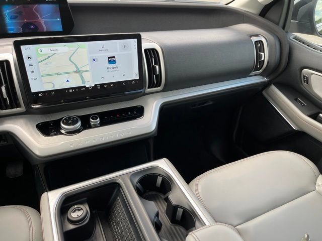 Certified 2025 Ford Expedition Active AWD/4WD image 18