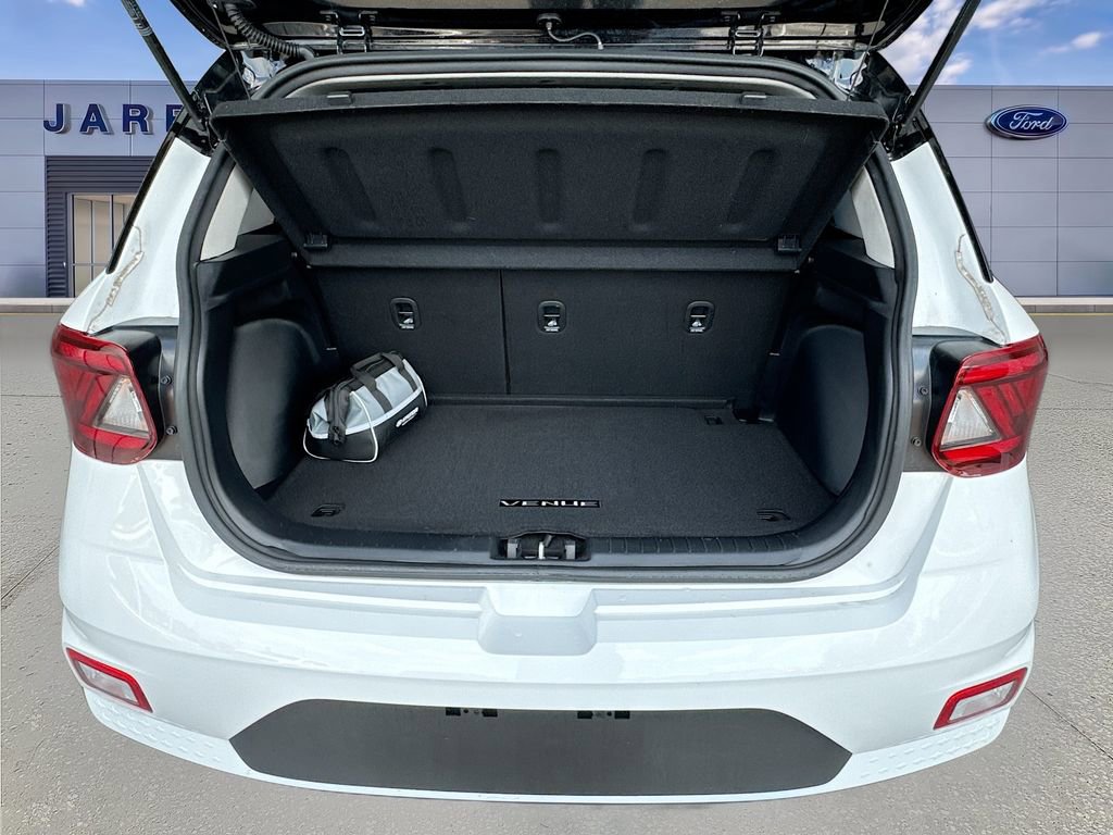 Used 2024 Hyundai Venue Limited FWD image 26