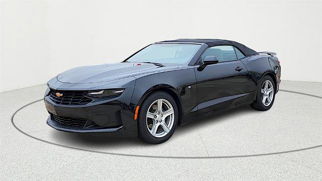 Used 2023 Chevrolet Camaro LT image 3