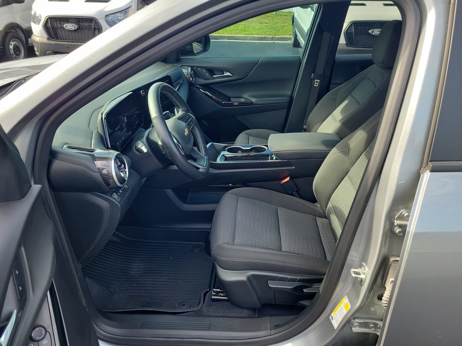 Used 2025 Chevrolet Equinox LT AWD/4WD image 16