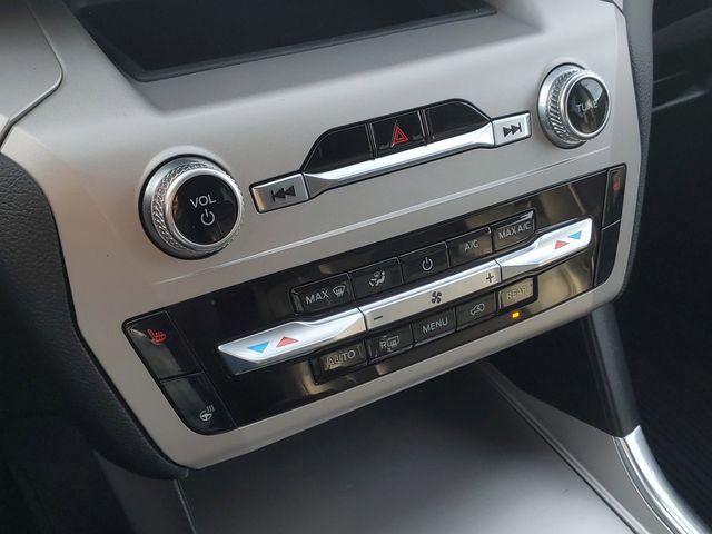 Certified 2022 Ford Explorer XLT w/ Equipment Group 202A image 22