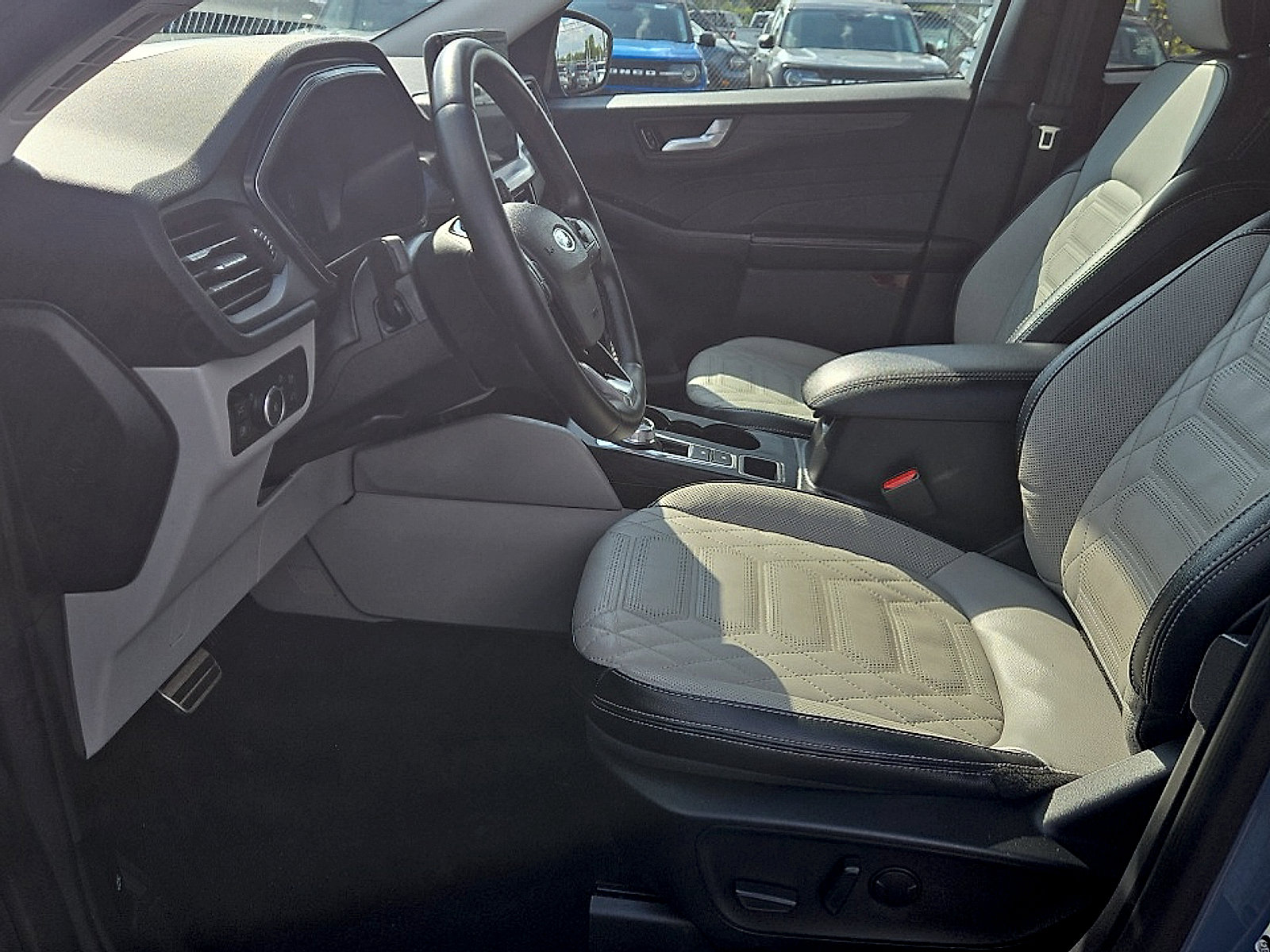 Certified 2023 Ford Escape Platinum w/ Premium Technology Package AWD/4WD image 11
