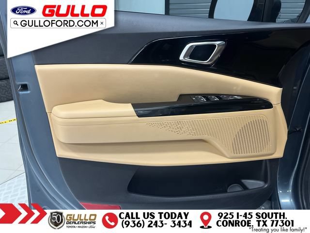 Used 2024 Kia Carnival EX FWD image 18