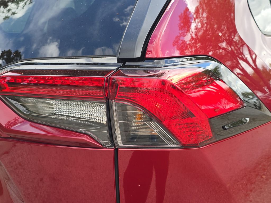 Used 2023 Toyota RAV4 XLE Premium image 6