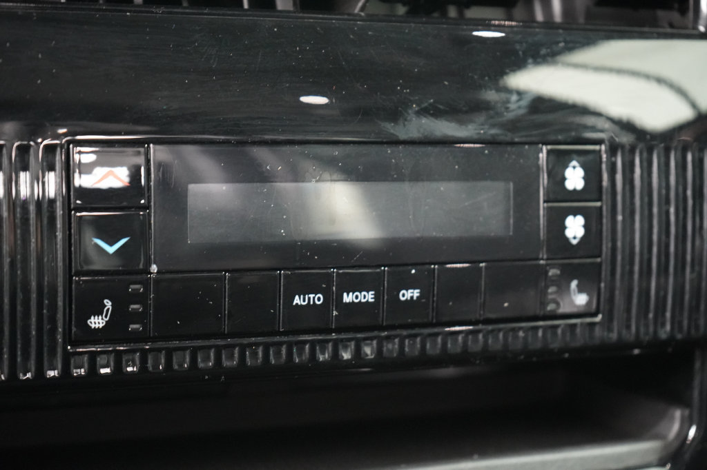 Used 2024 Jeep Wagoneer Series III AWD/4WD image 22