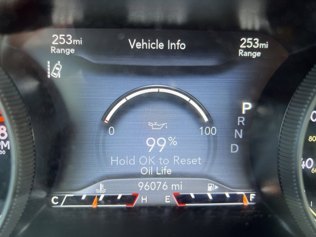 Used 2022 Jeep Cherokee Trailhawk image 3