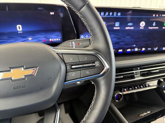 Used 2025 Chevrolet Traverse LT FWD image 14