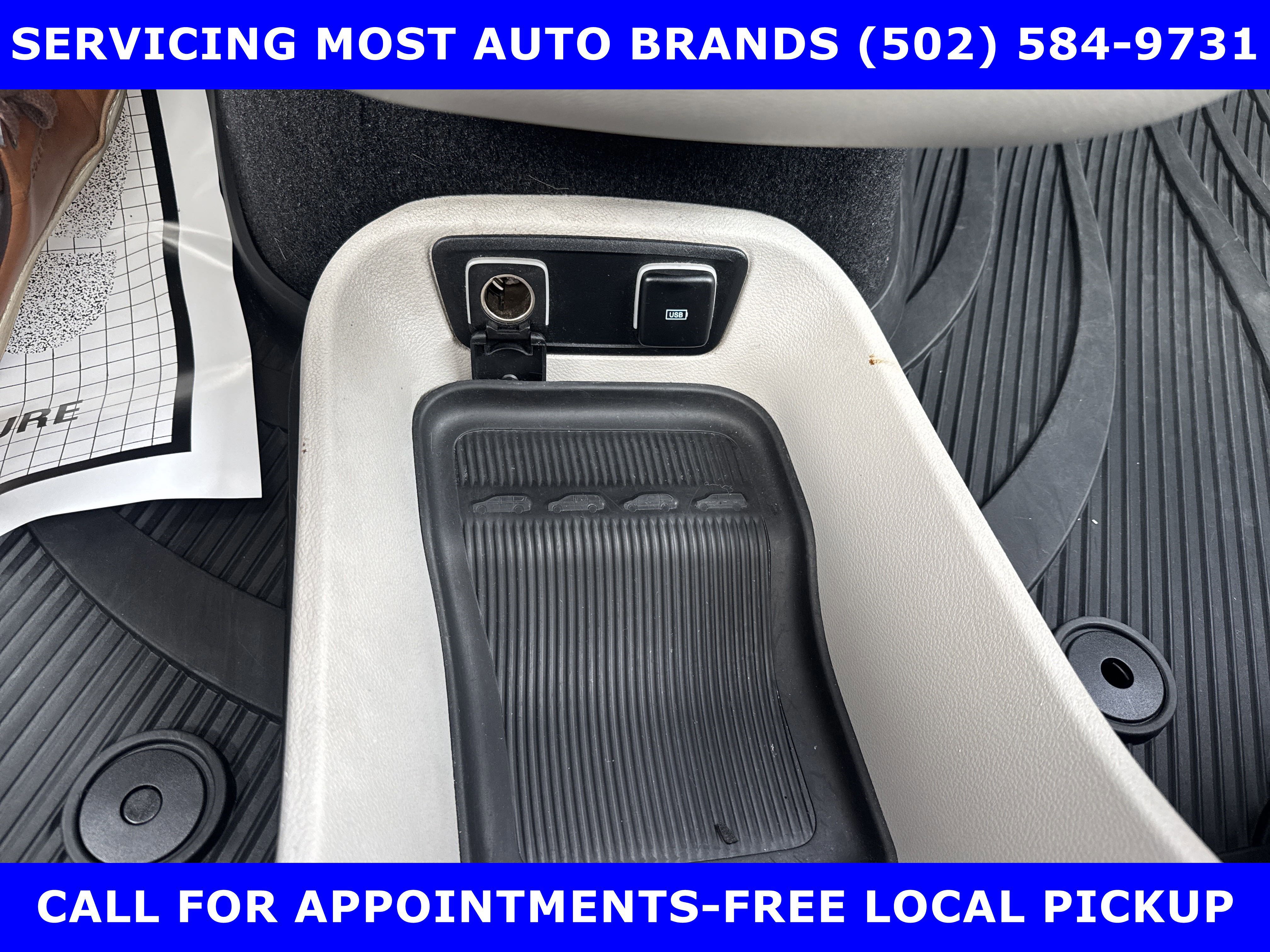 Used 2017 Chrysler Pacifica Limited image 36