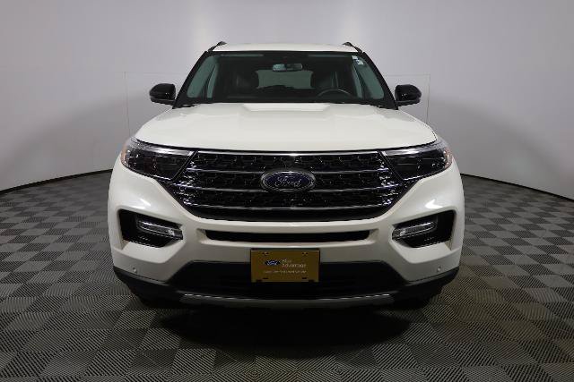 Certified 2024 Ford Explorer XLT w/ Equipment Group 202A AWD/4WD image 3