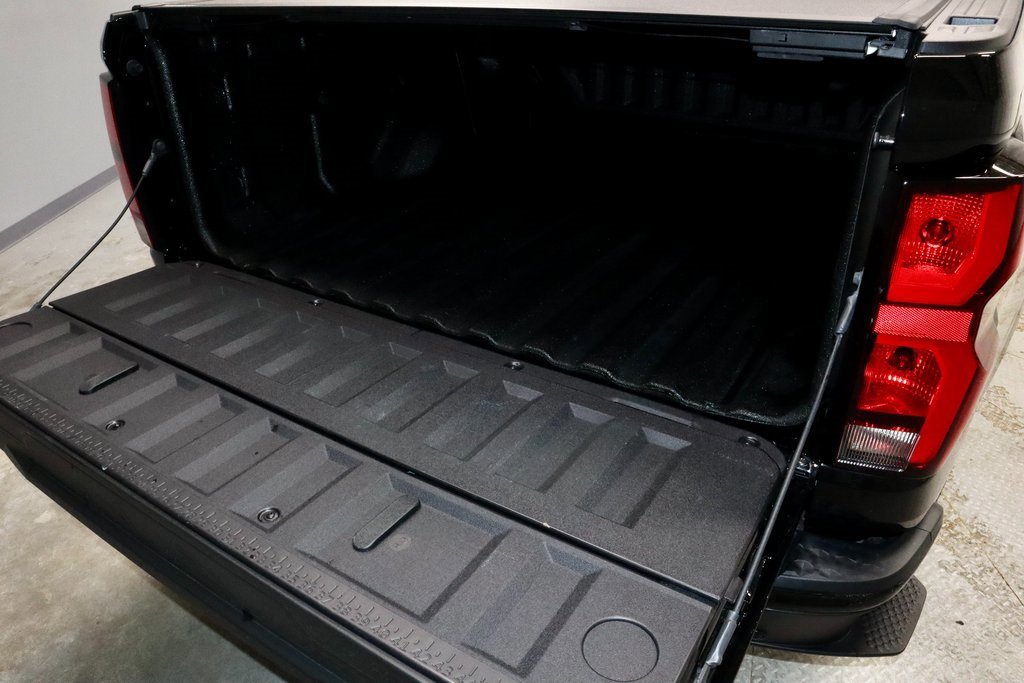 Used 2026 Chevrolet Colorado Z71 w/ Technology Package image 17