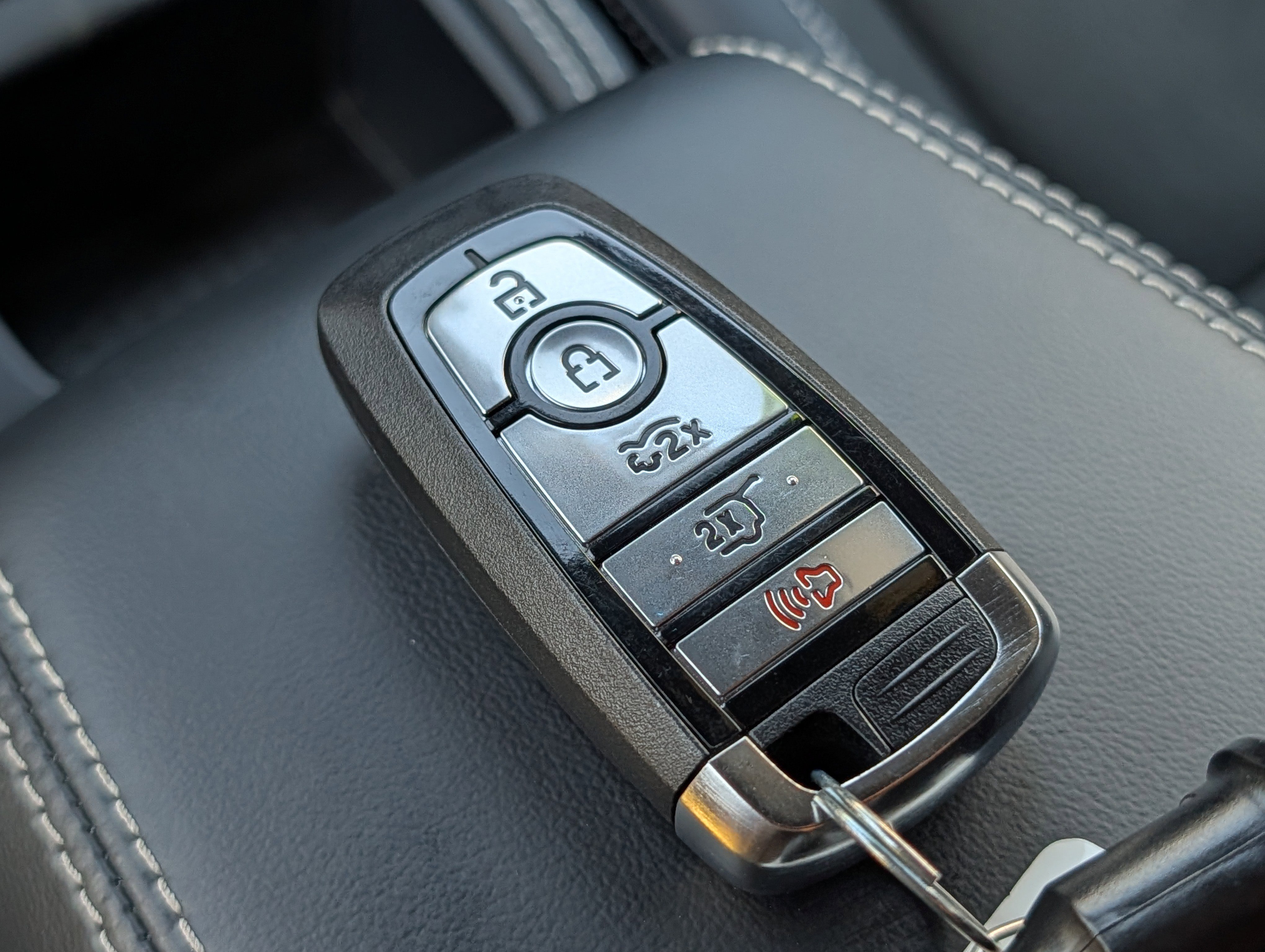 Certified 2025 Ford Mustang Mach-E GT AWD/4WD image 34