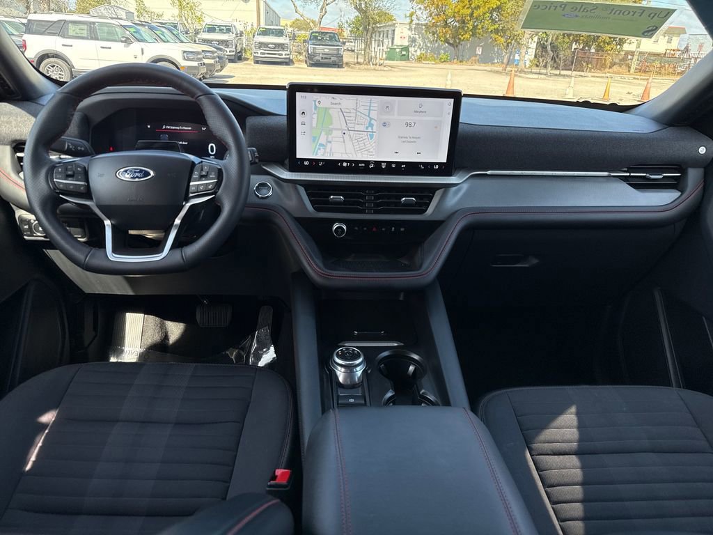 Certified 2025 Ford Explorer ST-Line image 9