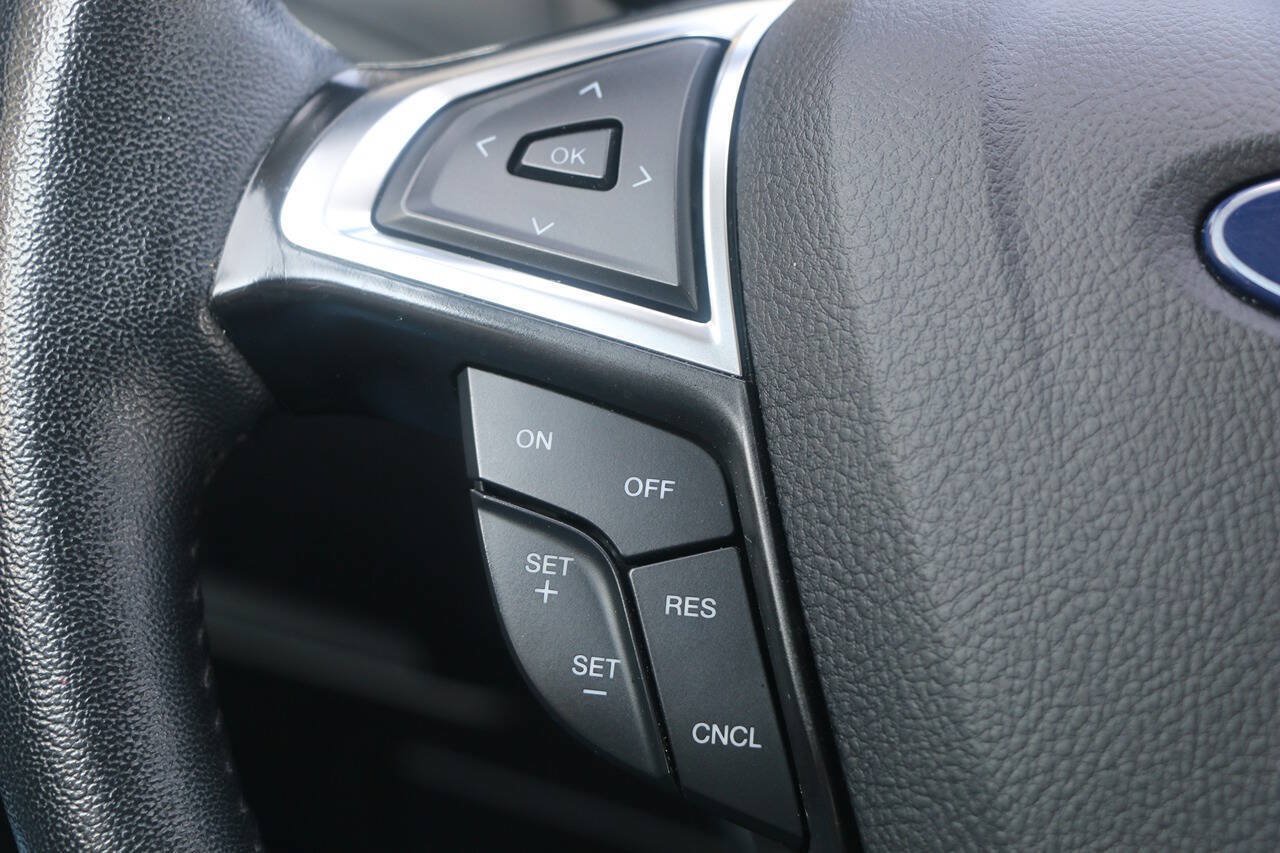 Certified 2024 Ford Edge Titanium AWD/4WD image 33