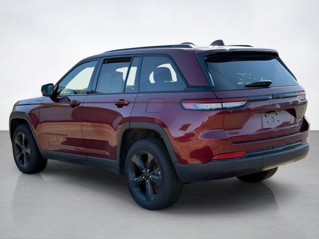 Used 2023 Jeep Grand Cherokee Altitude AWD/4WD image 5