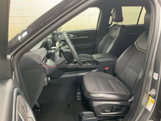 Certified 2025 Ford Explorer ST-Line w/ ST-Line Street Pack image 8