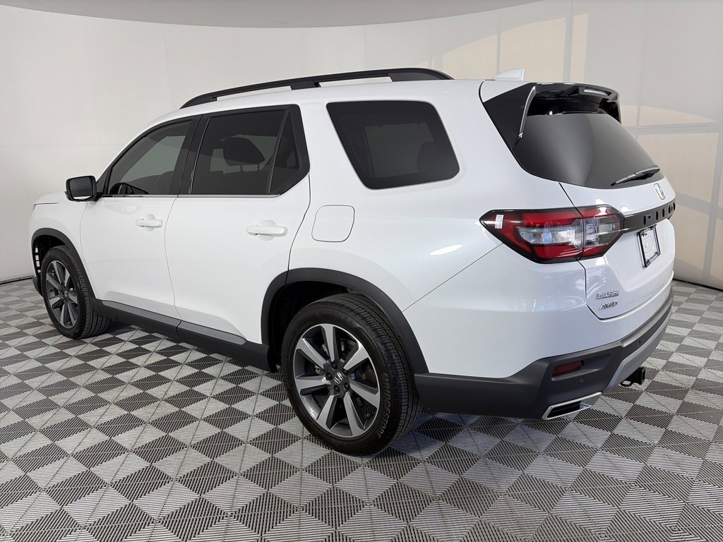 Used 2025 Honda Pilot Elite image 5