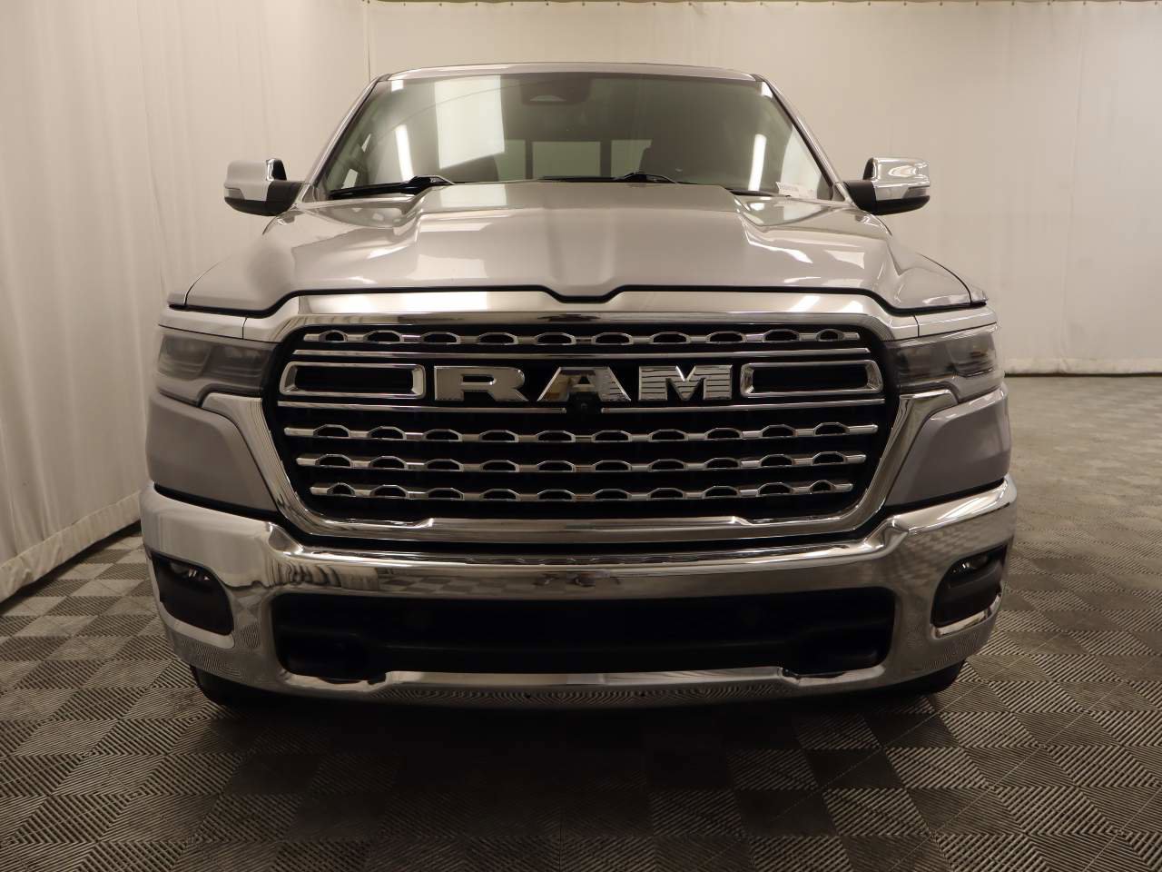 Used 2025 RAM 1500 Limited AWD/4WD image 4