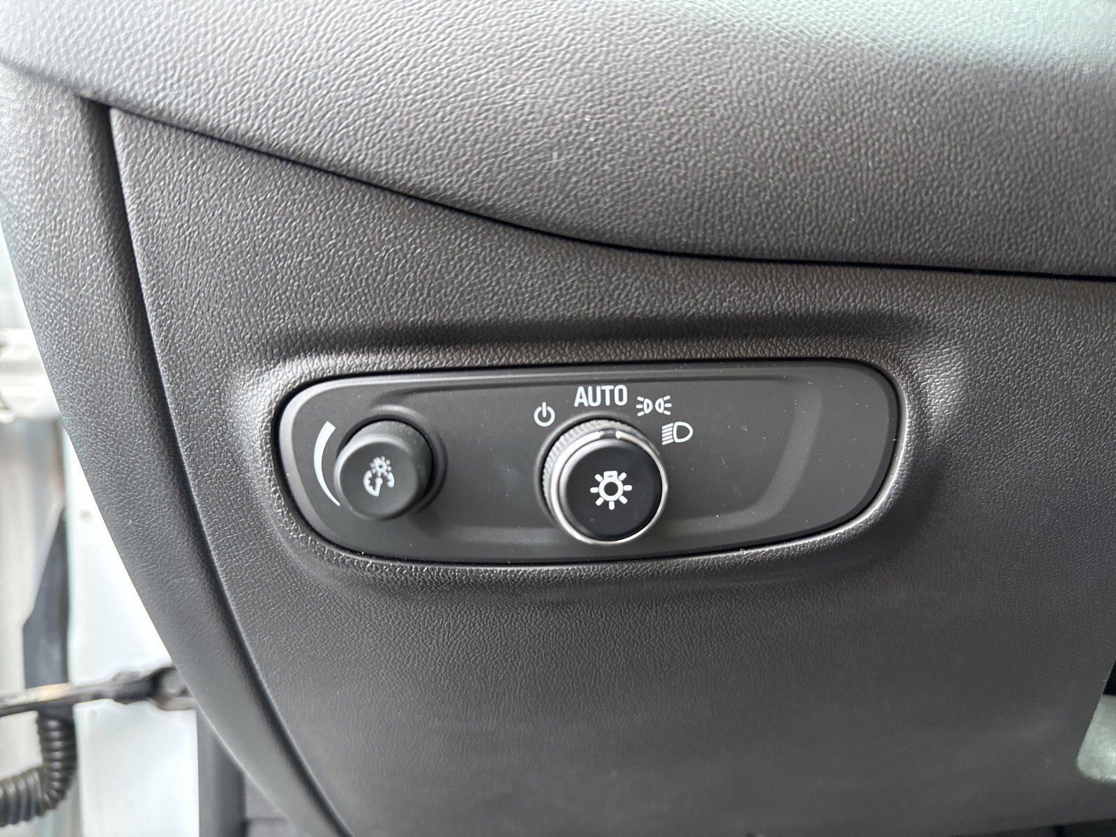 Used 2020 Chevrolet Equinox LT image 29