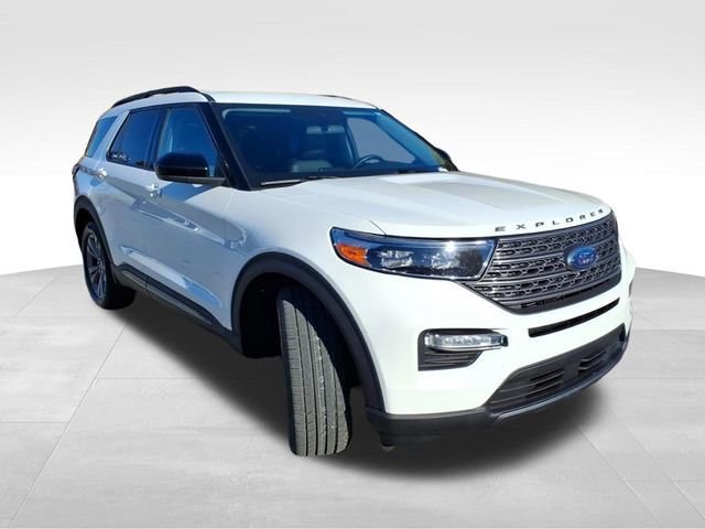 Certified 2023 Ford Explorer XLT w/ Equipment Group 202A image 8