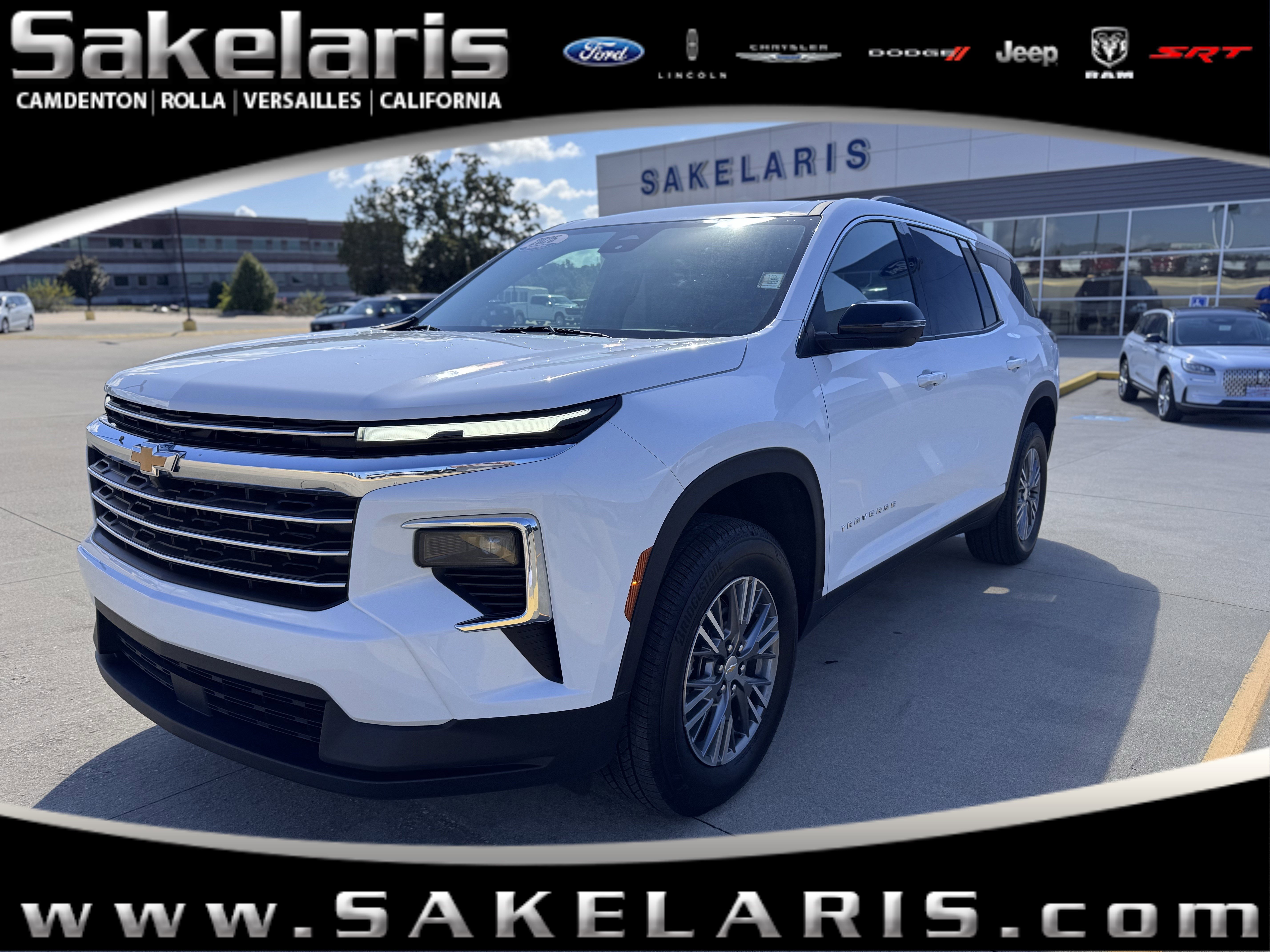 Used 2025 Chevrolet Traverse LT