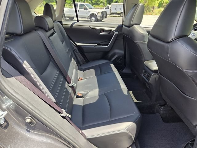 Used 2020 Toyota RAV4 Limited AWD/4WD image 18