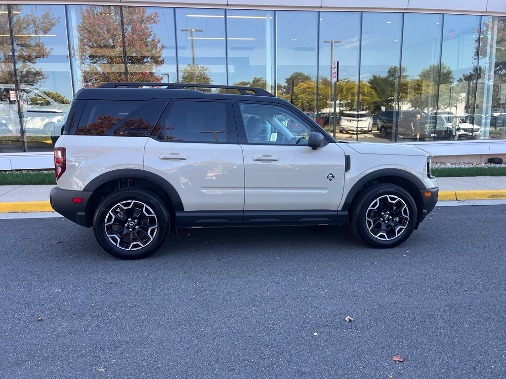 Certified 2025 Ford Bronco Sport Outer Banks w/ Outer Banks Tech Package+ AWD/4WD image 10