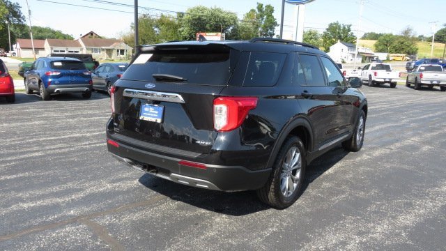 Certified 2022 Ford Explorer XLT w/ Equipment Group 202A image 5