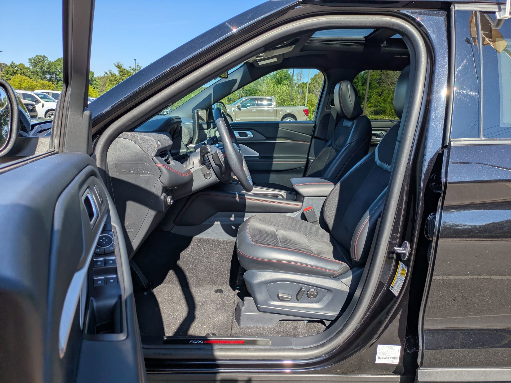 Certified 2025 Ford Explorer ST AWD/4WD image 12