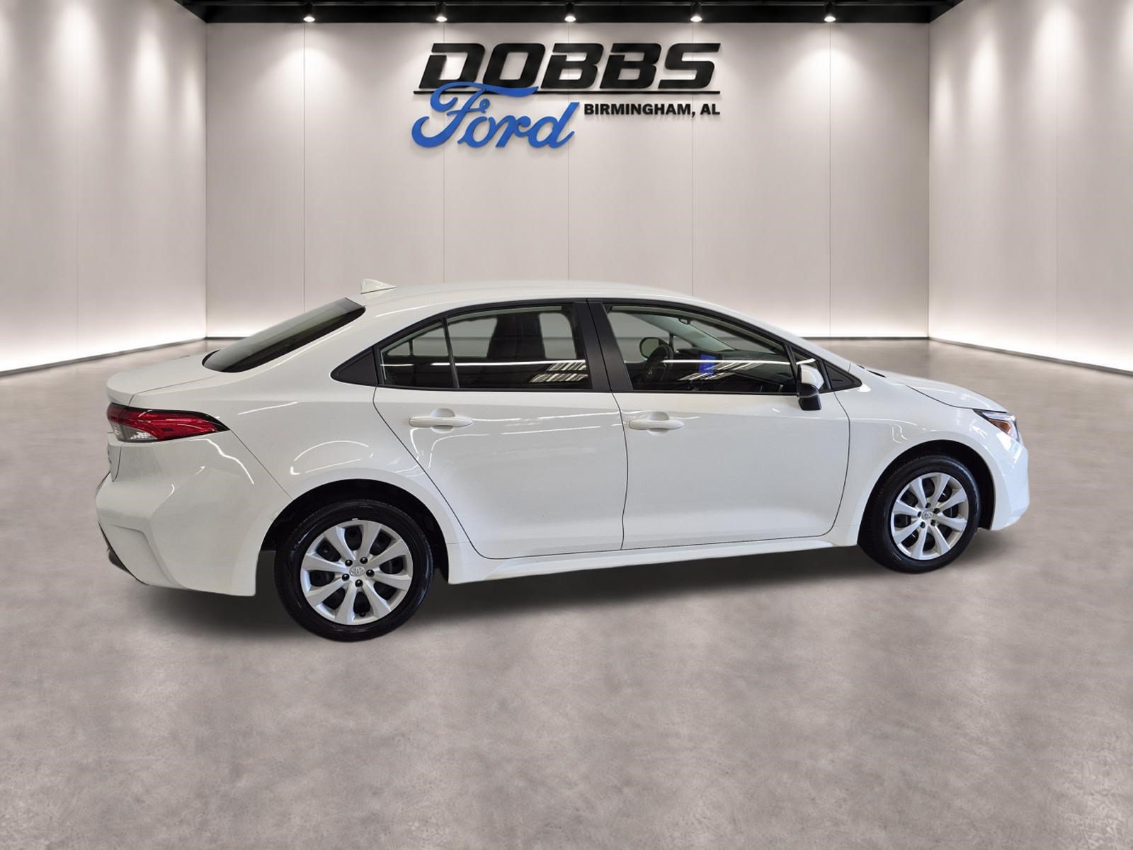 Used 2025 Toyota Corolla LE FWD image 4