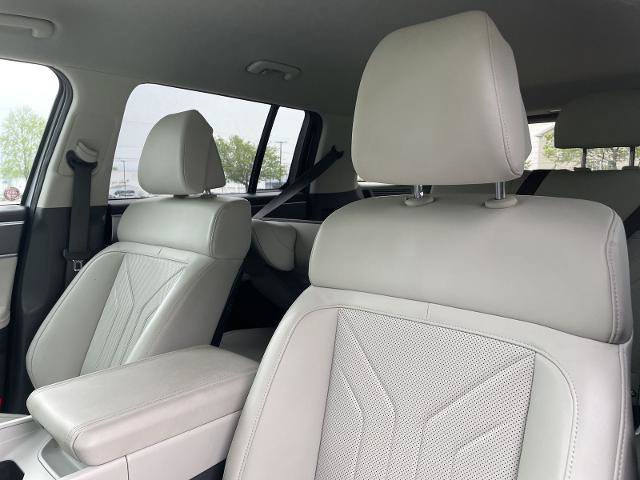 Used 2025 Hyundai Santa Fe SEL FWD image 4