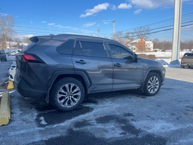 Used 2020 Toyota RAV4 XLE Premium image 1