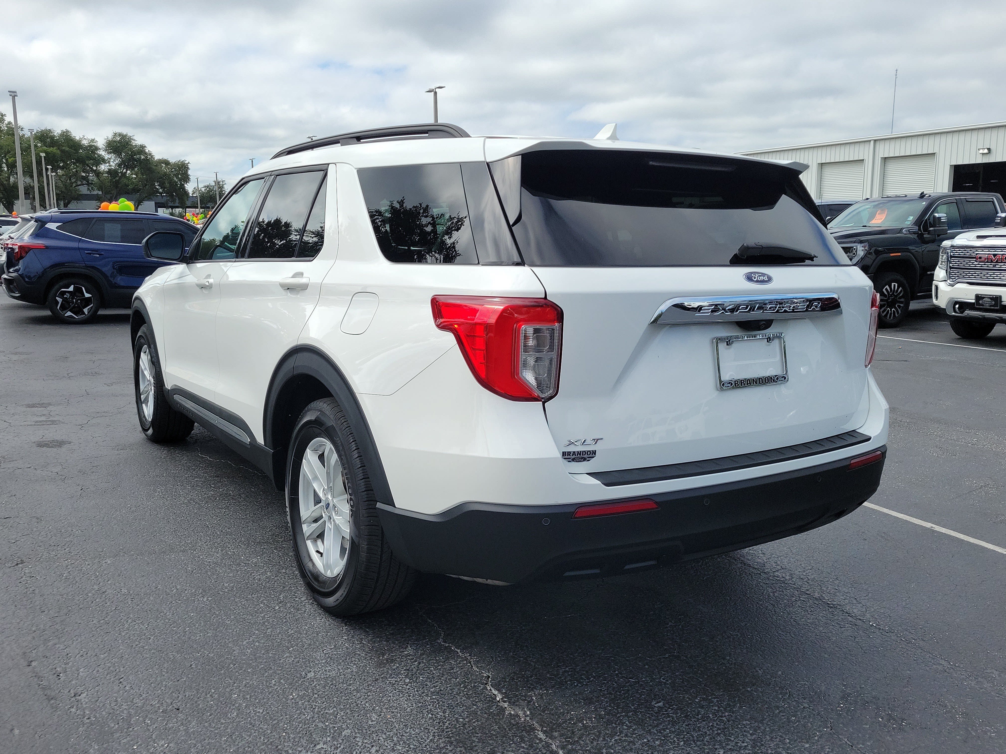 Certified 2024 Ford Explorer XLT RWD image 7