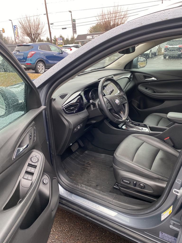Used 2022 Buick Encore GX Essence w/ Experience Buick Package AWD/4WD image 23