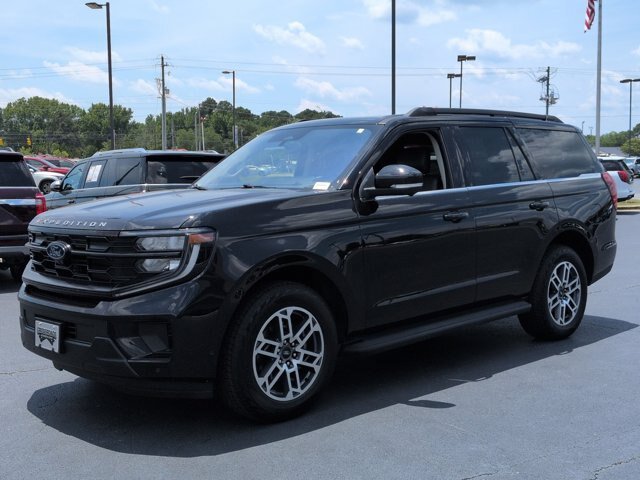 Certified 2025 Ford Expedition Active AWD/4WD image 8